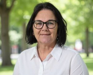 Michelle McIntyre Profile Pic - headshot Oct 2025 (1)